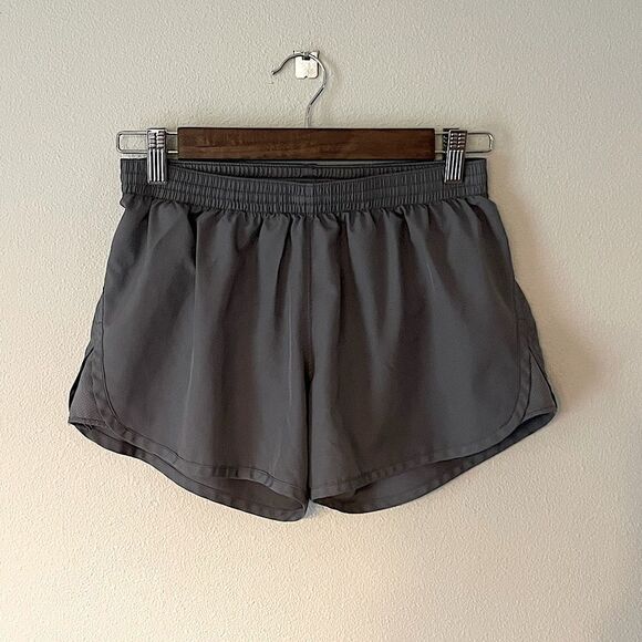 Girls
Augusta Sportswear Gray Active Shorts. Size Large. - Picture 1 of 6